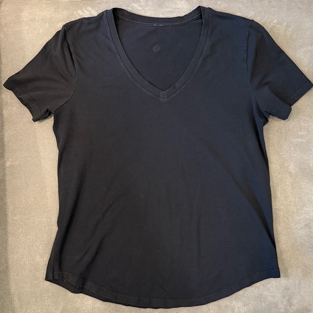 Lululemon Love V-Neck T-Shirt sz 4